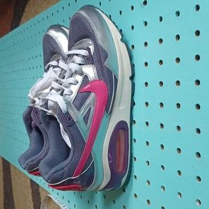 Nike Air Girls Athletic Shoes Gray Pink Lace Up Mesh Low Top 372197-001 6Y Used